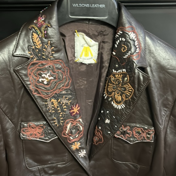Leather jacket - Picture 2 of 16